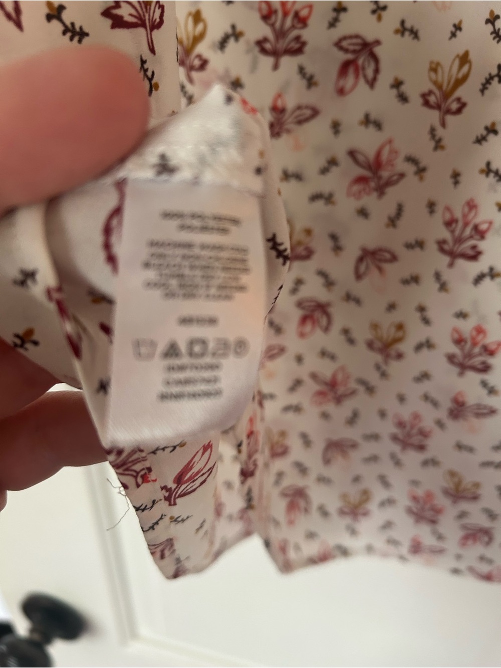 LOFT Cream Floral Ruffle Sleeve V-Neck Blouse - Picture 6 of 10